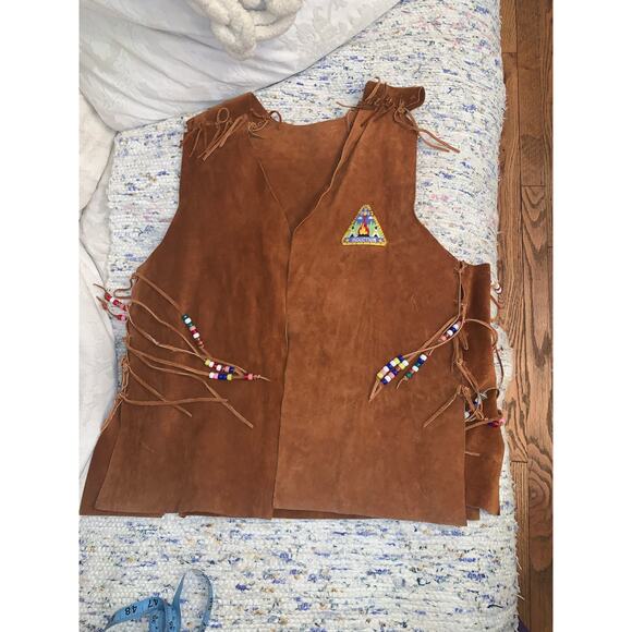 VINTAGE SUEDE FESTIVAL HIPPIE VEST w/ BEADED FRINGE & VINTAGE PATCH  UNISEX - Picture 10 of 10
